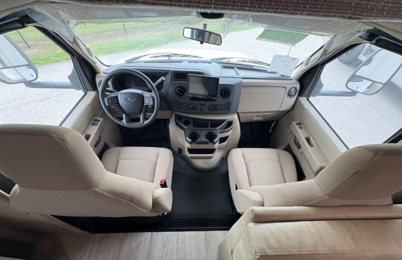 Roomy Cab